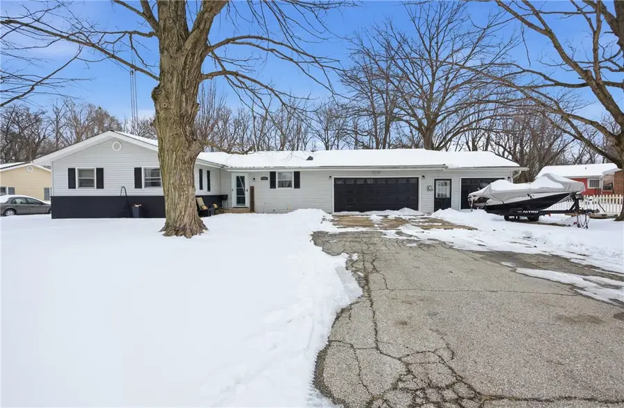 404 N Clark Street, Greenup, IL 62428 - #2