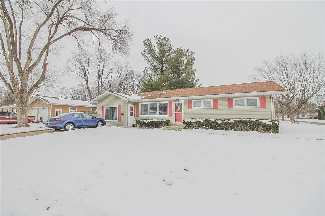 310 S Cedar Street, Arthur, IL 61911 - #1