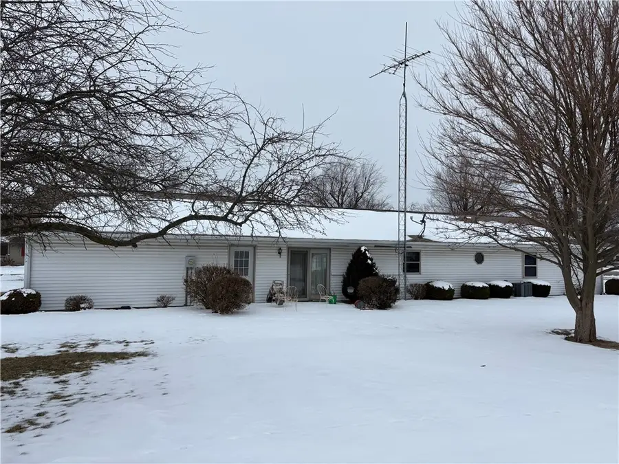 922 S Fifth Street, Hoopeston, IL 60942 - #2