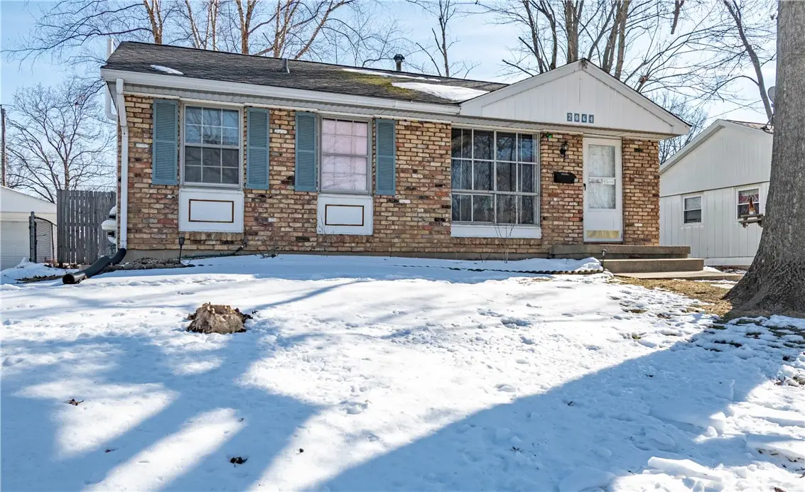 2064 N Evandale Drive, Decatur, IL 62526 - #1