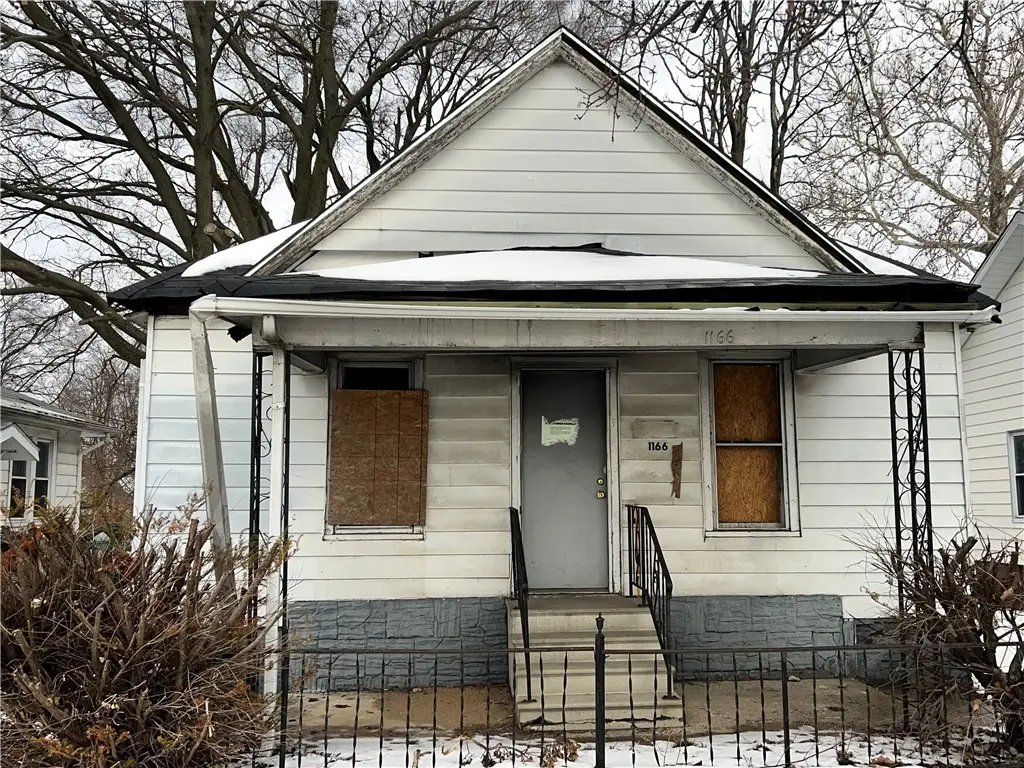 1166 E Walnut Street, Decatur, IL 62526 - #1