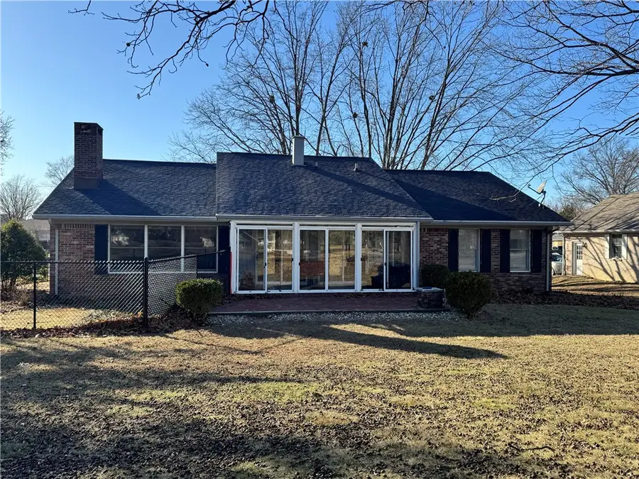 112 Allenwood Drive, Paris, IL 61944 - #2