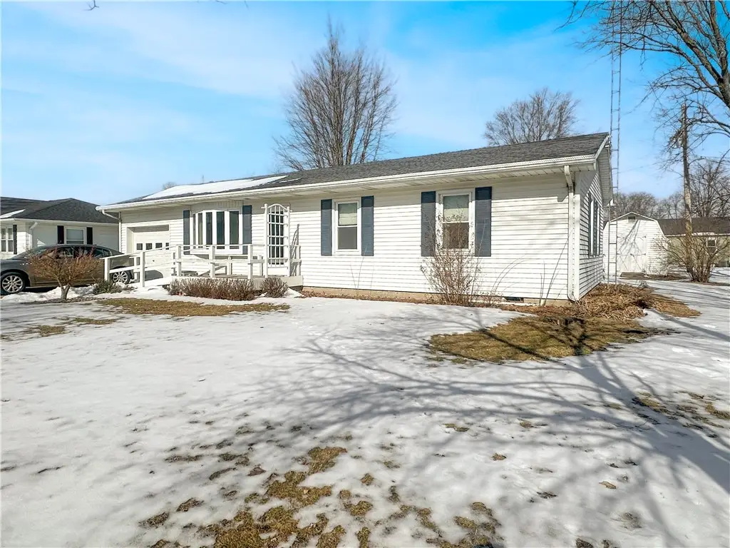 816 E Washington Street, Arthur, IL 61911 - Image #1