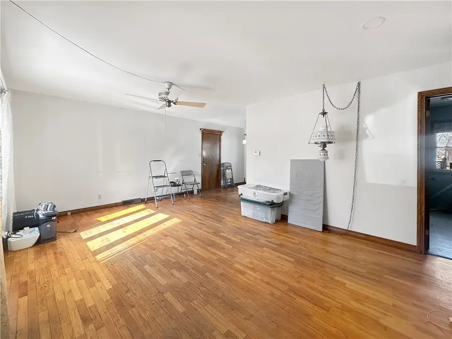 816 E Washington Street, Arthur, IL 61911 - Image #3