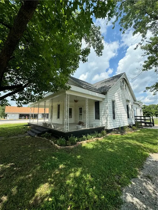 608 N Main Street, Paris, IL 61944