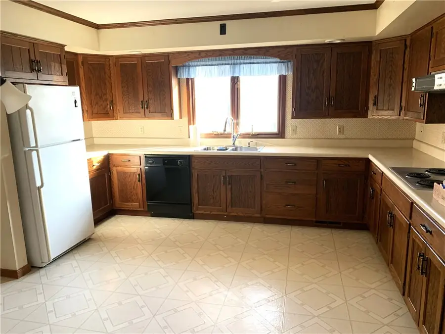 206 S Hickory Street, Pana, IL 62557 - #3