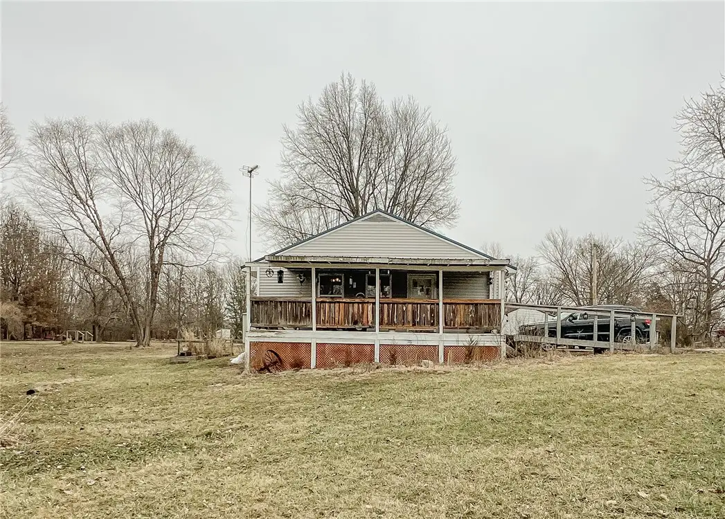 611 W Water Street, Newton, IL 62448 - #1