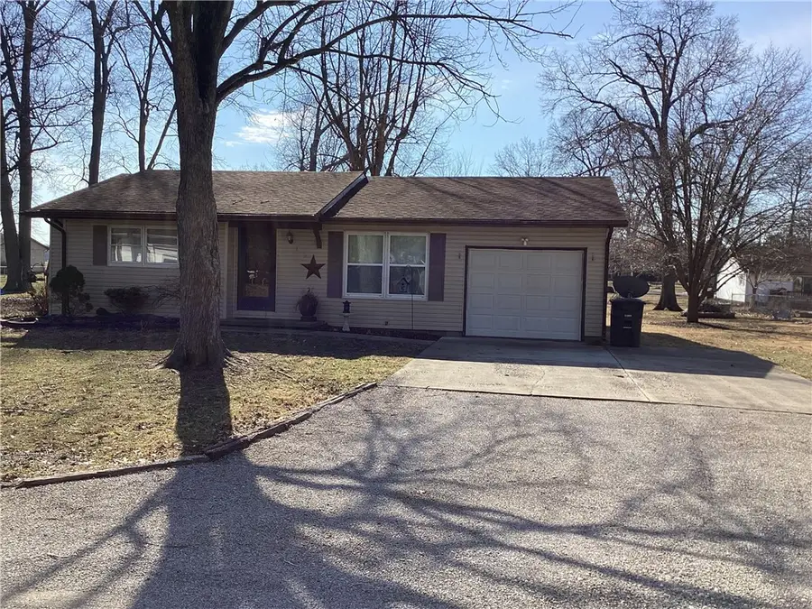 107 Chaparral Street, Watson, IL 62473 - #2