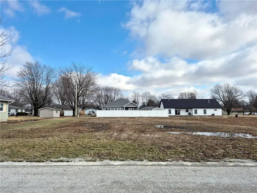 1214 S Prairie Street, Robinson, IL 62454 - #2