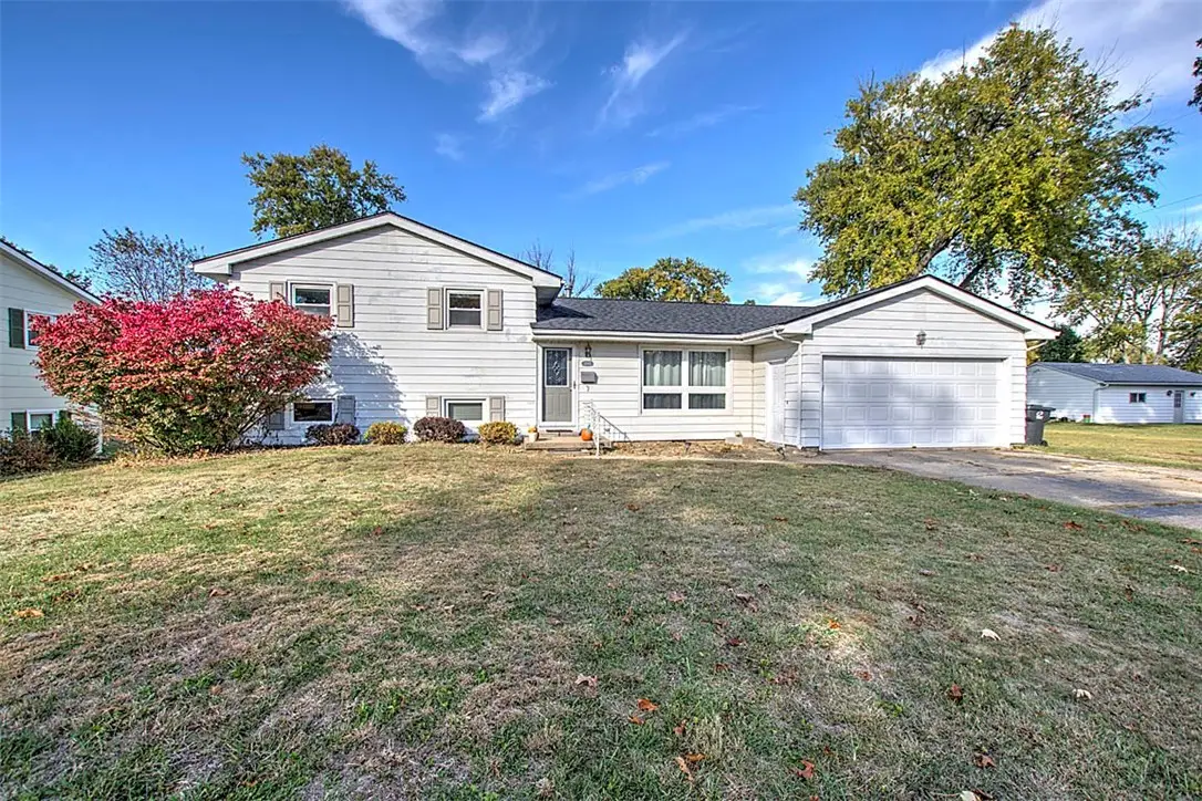 3080 E Chestnut Avenue, Decatur, IL 62521 - #1