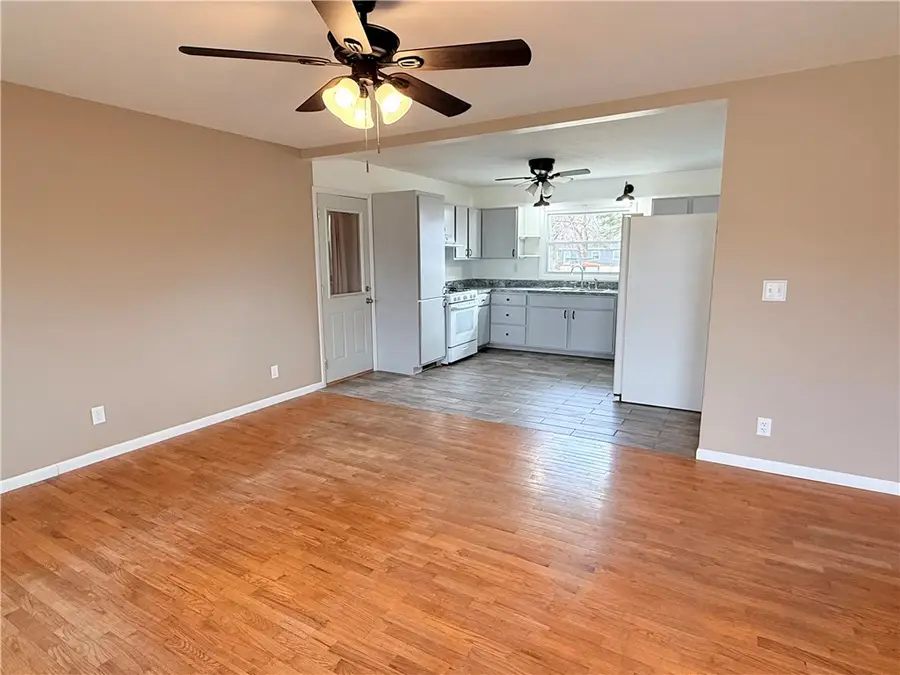 520 Camfield Street, Sullivan, IL 61951 - #2