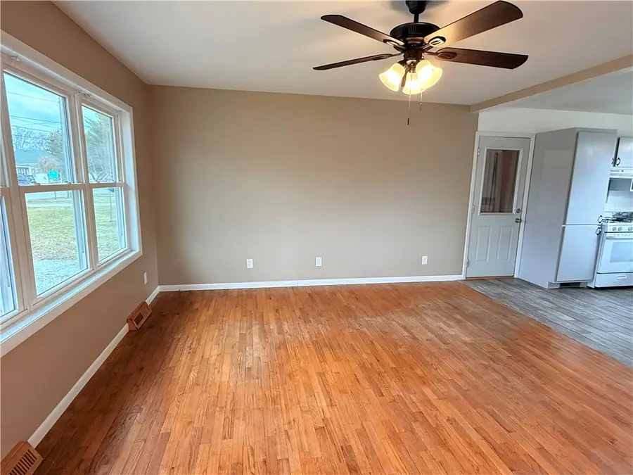 520 Camfield Street, Sullivan, IL 61951 - #3