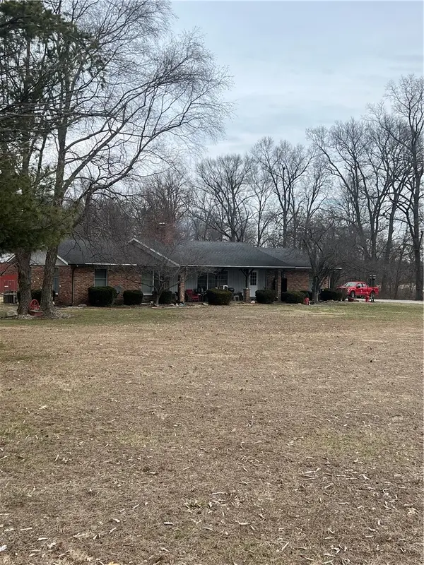 13031 E 225th Road, Marshall, IL 62441