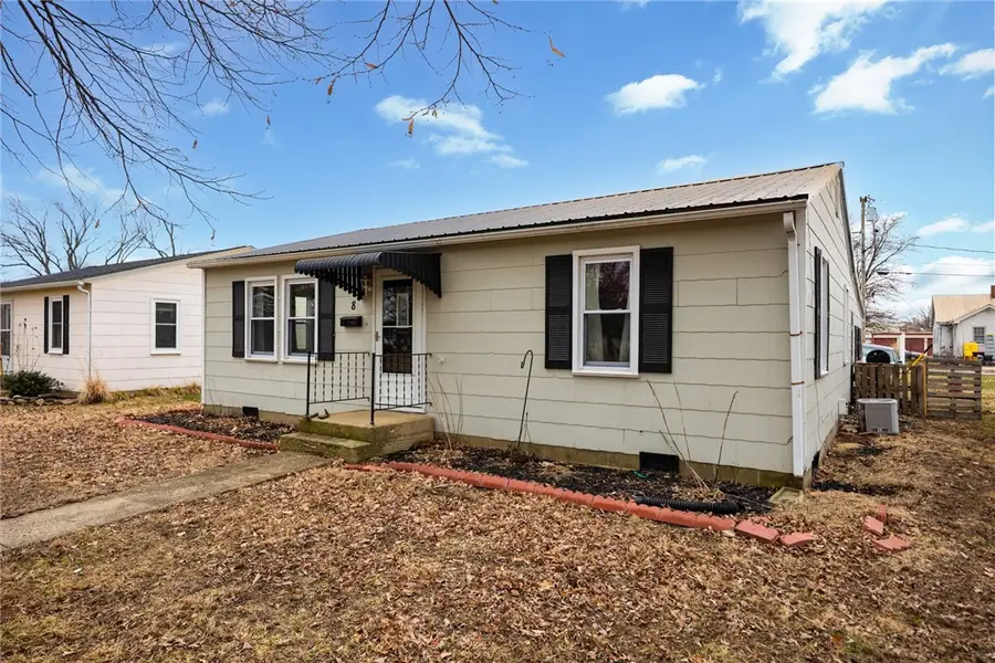 8 Madison Avenue, Altamont, IL 62411 - #3