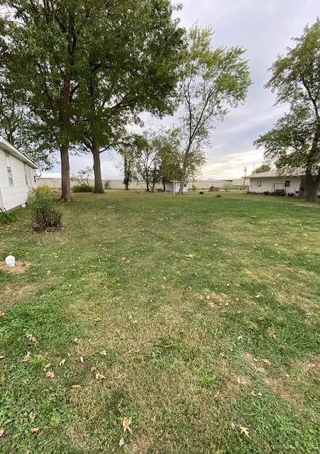 107 Kagay Avenue, Effingham, IL 62401