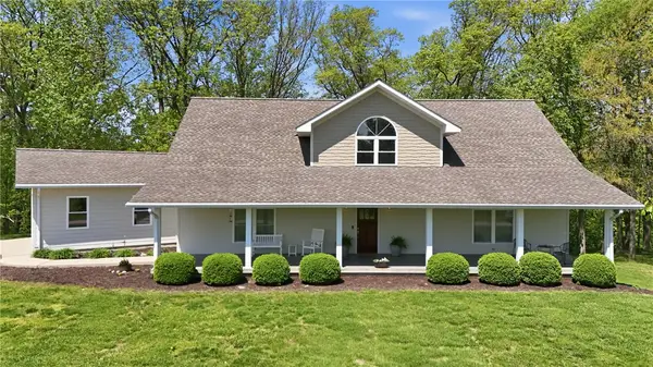 9375 E County Road 550n, Mattoon, IL 61938