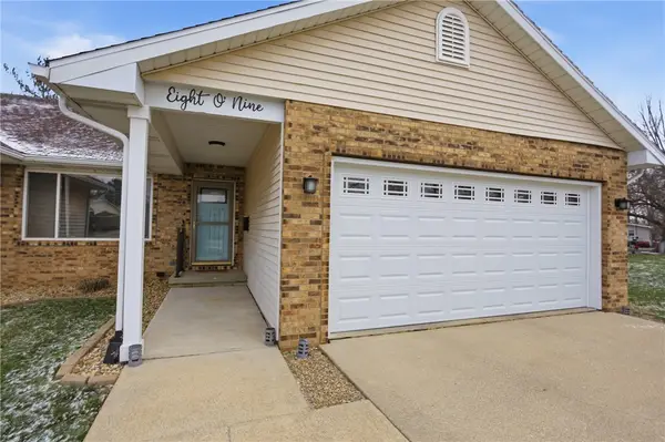 809 Westchester Place, Charleston, IL 61920