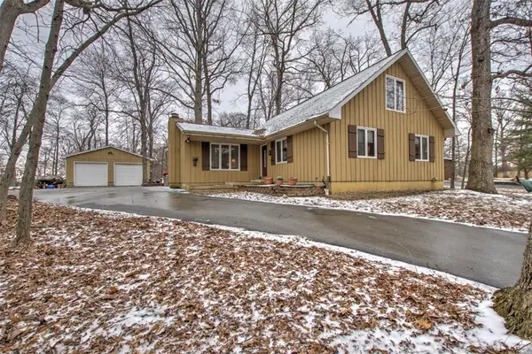 4552 N Prairie View Road, Argenta, IL 62501