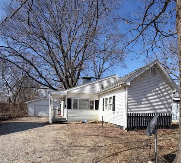 855 Stone Street, Decatur, IL 62521