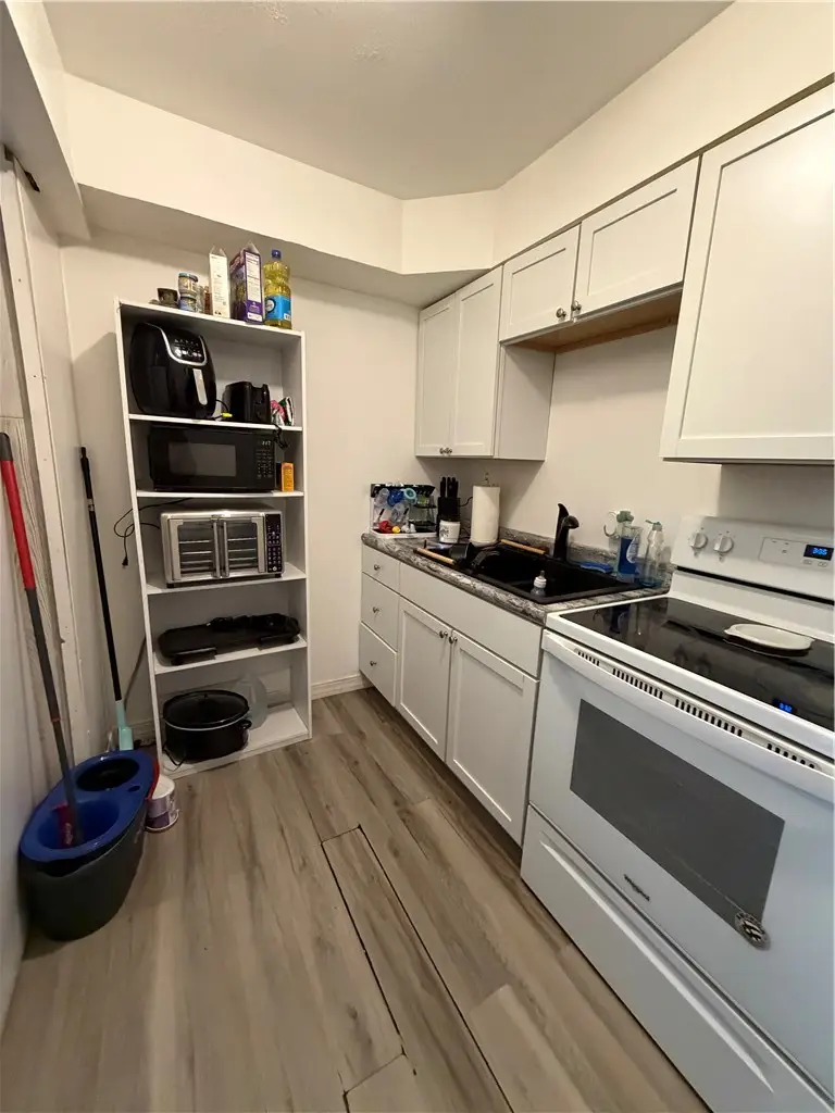 855 Stone Street, Decatur, IL 62521 - #2