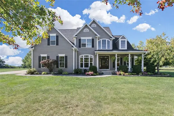 23 Stonegate Drive, Charleston, IL 61920