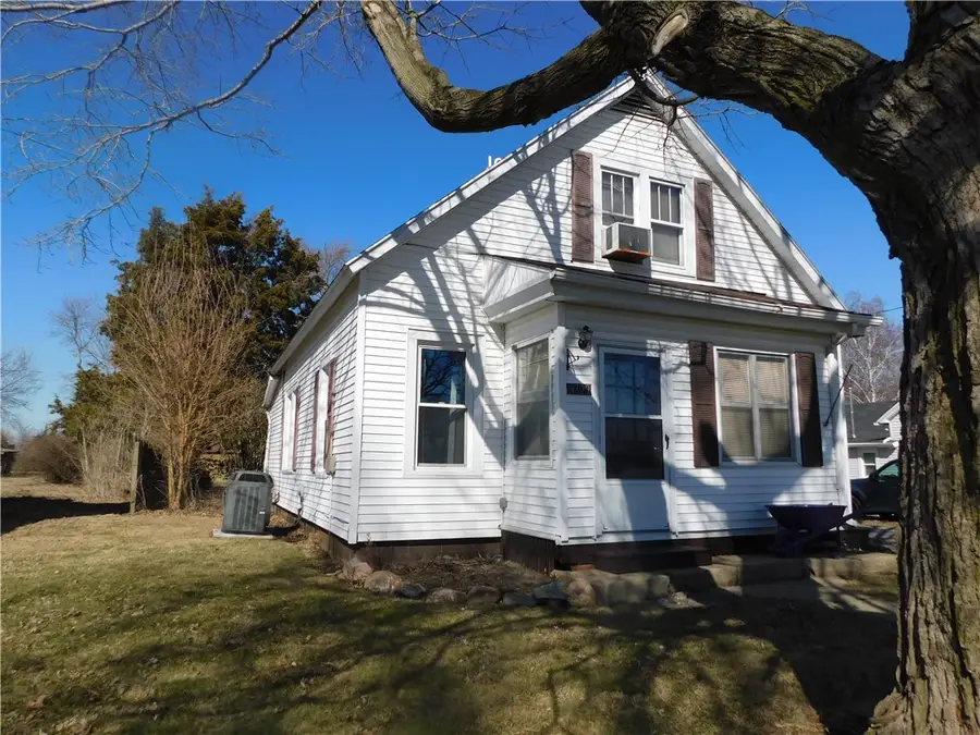 6729 Stockton Rd, Mattoon, IL 61938 - #2