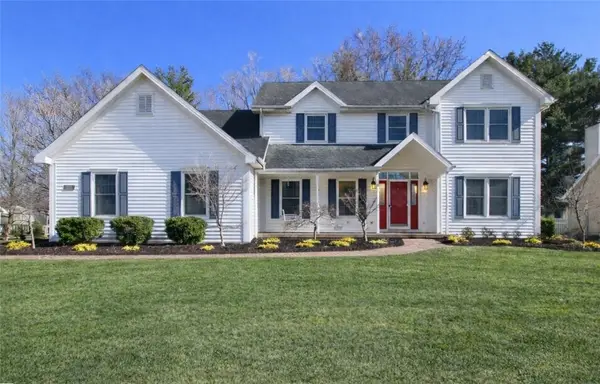 2323 Saratoga Place, Charleston, IL 61920