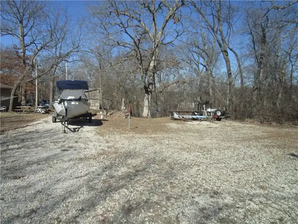 20 Gibson Lane, Pana, IL 62557