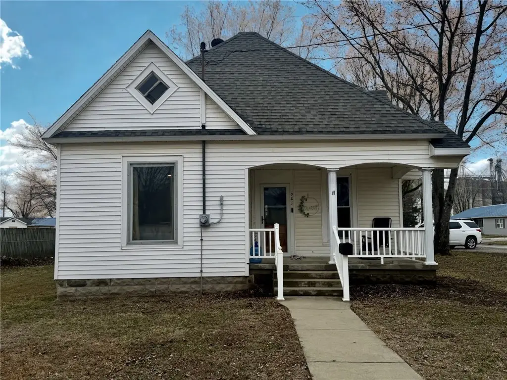 601 SW 2nd Street, Casey, IL 62420 - #1