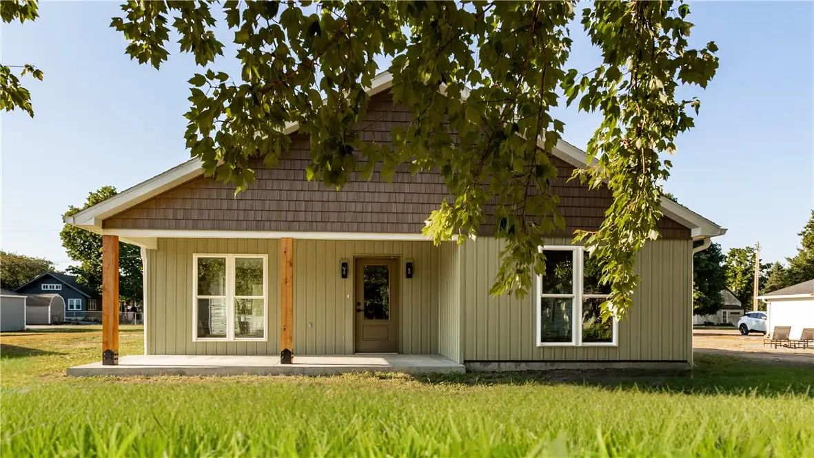 104 E North 2nd Street, Findlay, IL 62534 - #1