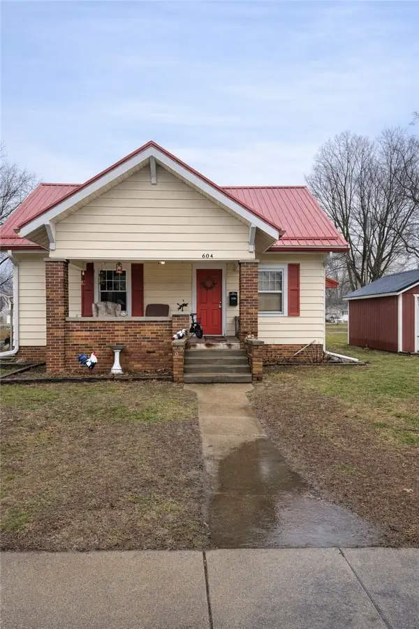 604 Central Avenue, Casey, IL 62420