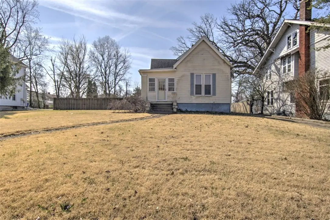 1437 W Main Street, Decatur, IL 62522 - #1