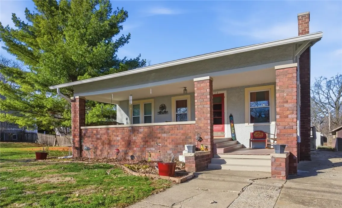 956 10th Street, Charleston, IL 61920 - #1