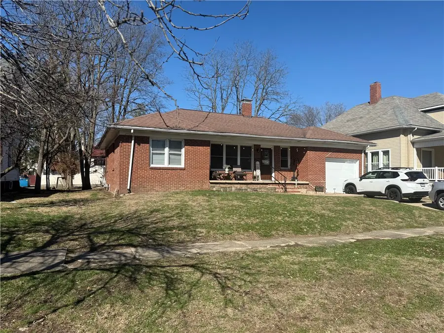 305 W Crawford Street, Paris, IL 61944 - #2