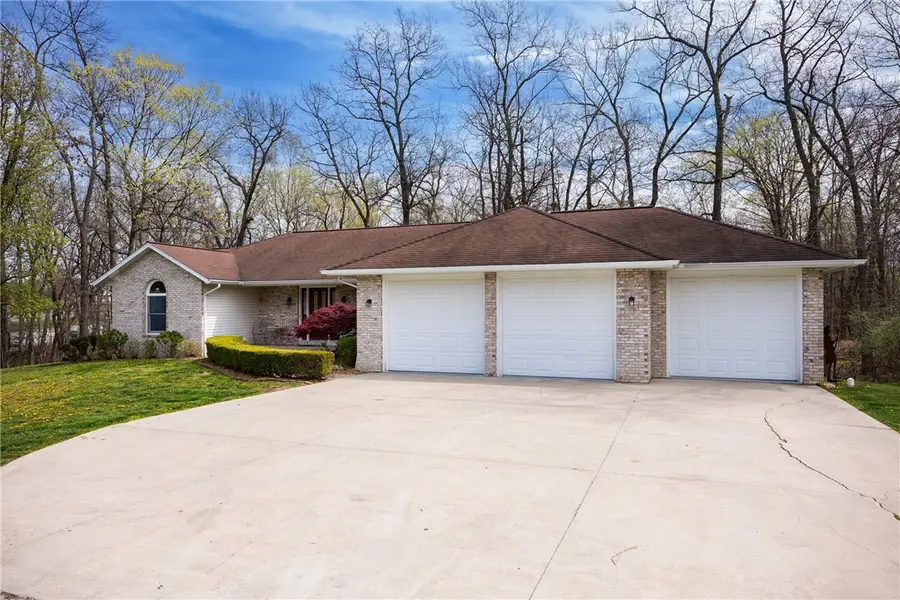 1110 S 2nd Street, Effingham, IL 62401 - #3