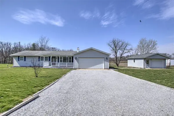 13 W Okaw Estates, Lovington, IL 61937