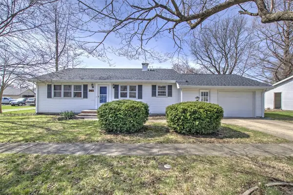 243 4th Street, Illiopolis, IL 62539