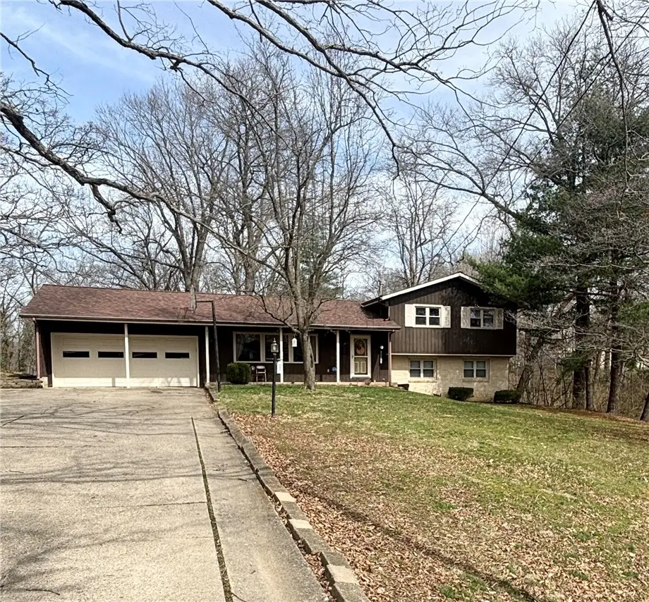 805 Hickory Drive, Newton, IL 62448 - #1