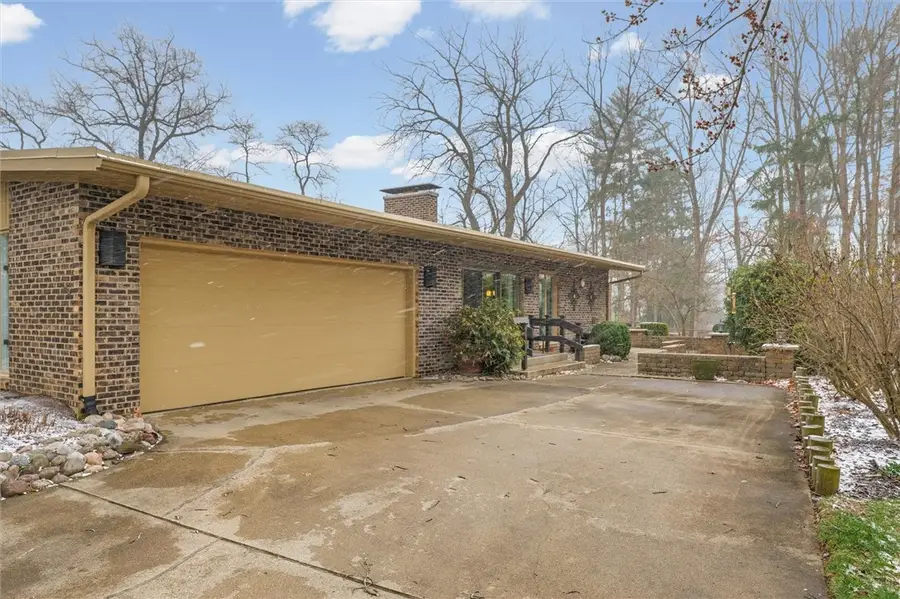 14 Lincolnshire Avenue, Danville, IL 61832 - #2