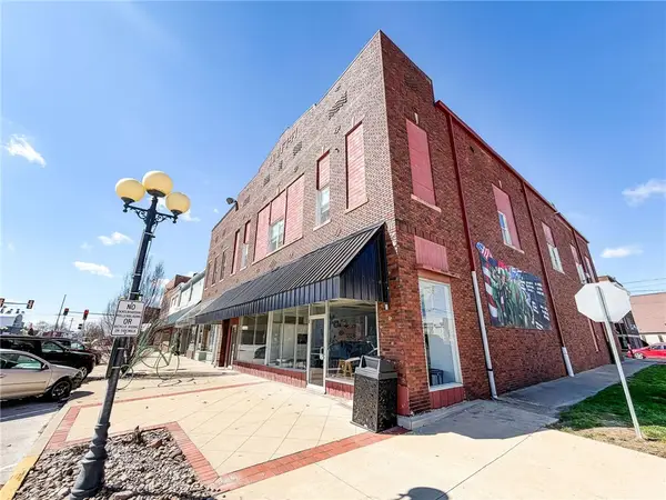 16 E Main Street, Casey, IL 62420