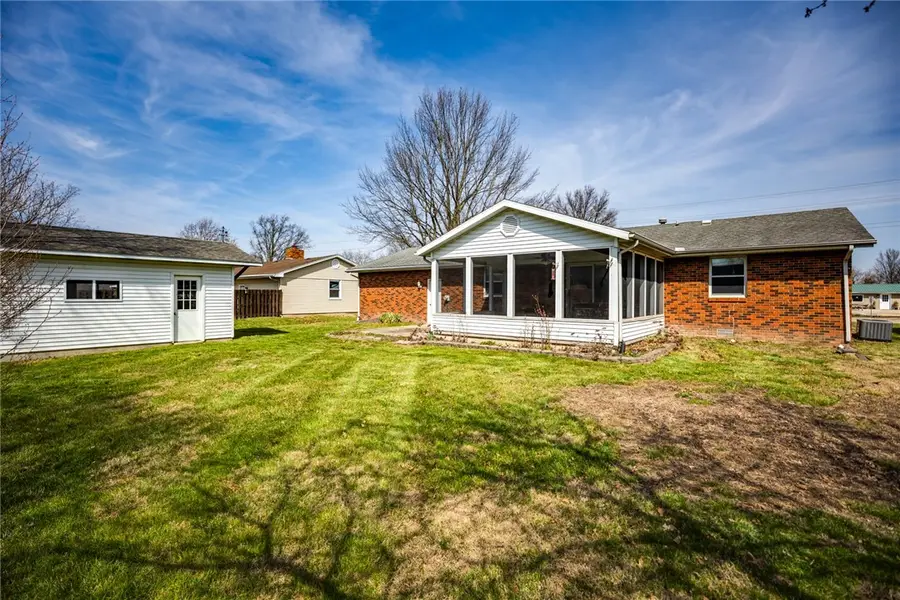 907 Evergreen Avenue, Effingham, IL 62401 - #3