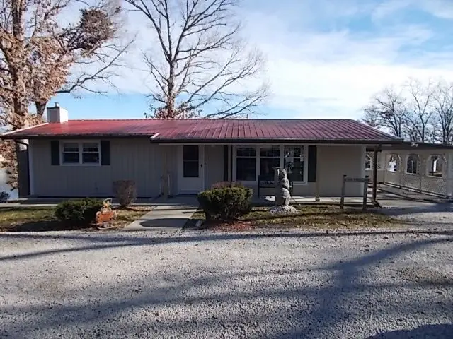 16 Oak Tree Lane, Pana, IL 62557 - #1