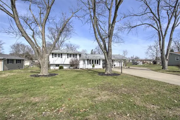 300 South Drive, Mt Zion, IL 62549