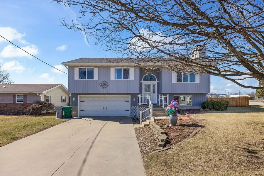 123 Indiana Street, Warrensburg, IL 62573 - #2