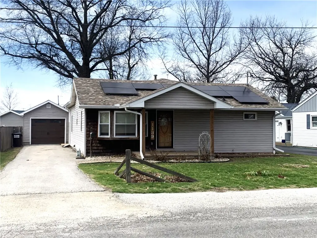1139 N Lincoln Avenue, Taylorville, IL 62568 - #1