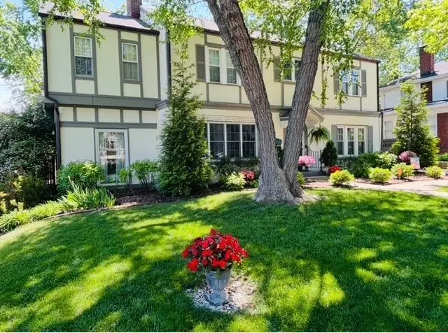 16 W Conron Avenue, Danville, IL 61832 - #3