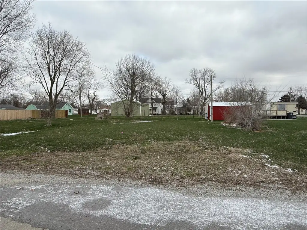 202 W Madison Avenue, Casey, IL 62420 - #1