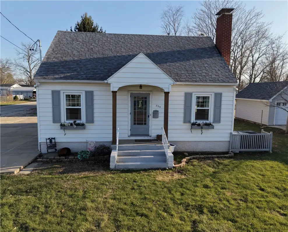 320 E Jasper Street, Paris, IL 61944 - #1