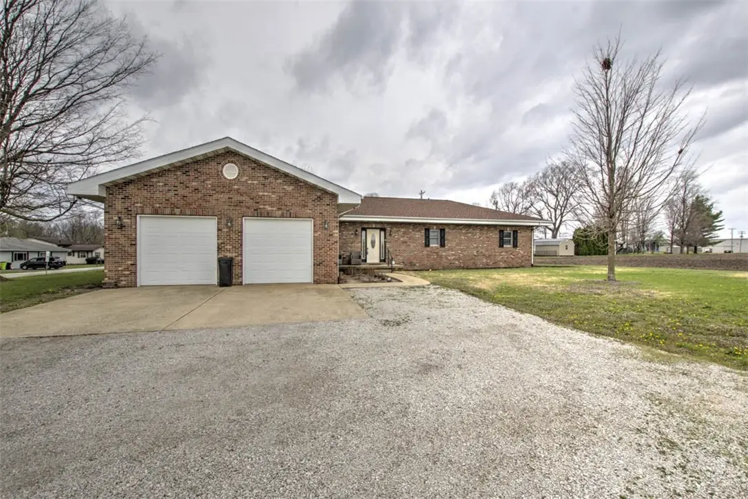 100 Beaman Drive, Illiopolis, IL 62539 - #1