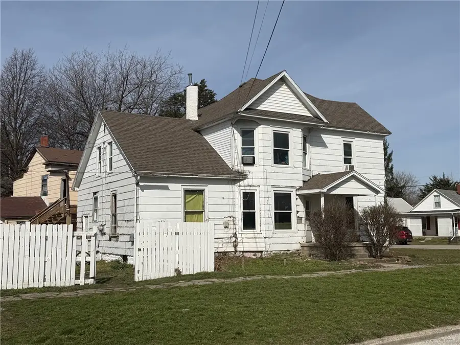 2301 Charleston Avenue, Mattoon, IL 61938 - #2